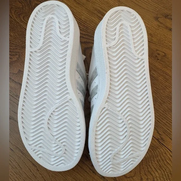 NWOT Size 2 Adidas White and Holographic Silver Stripe - Picture 5 of 5